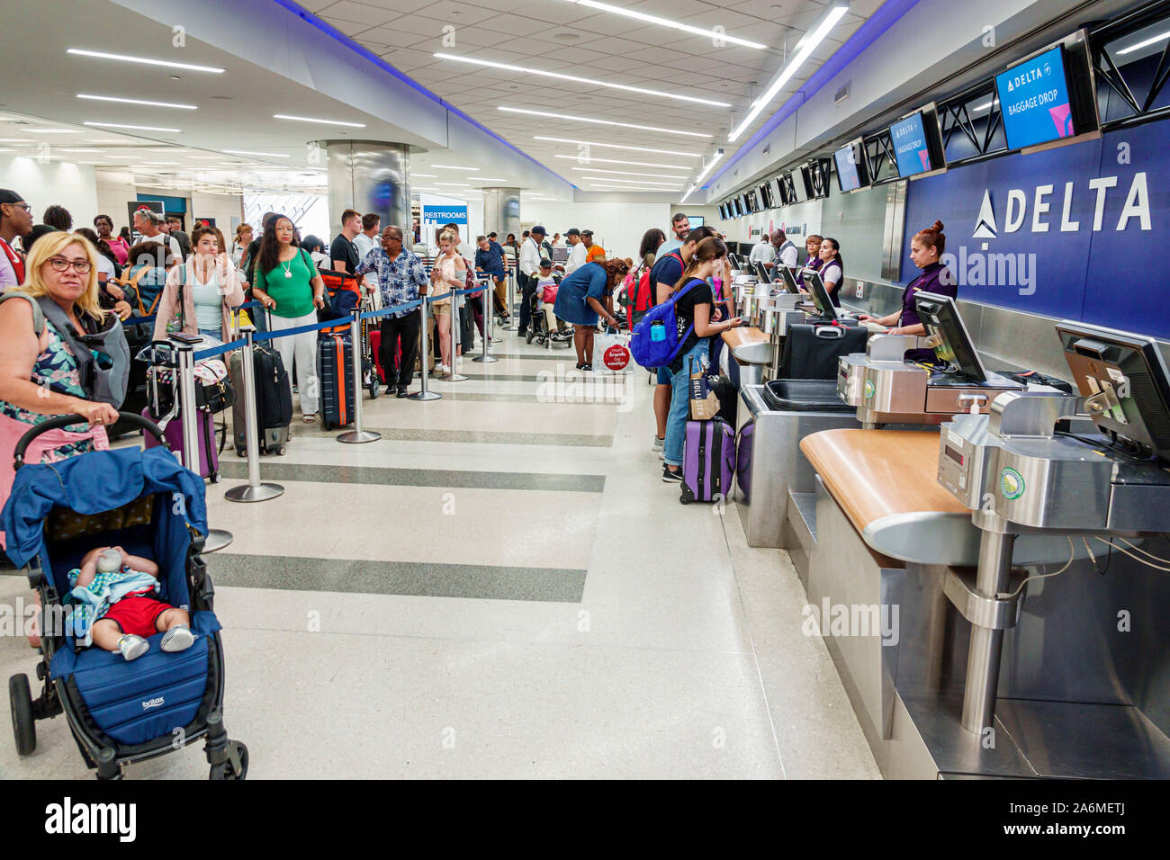 Fort lauderdale hollywood airport crowd hires stock photography and