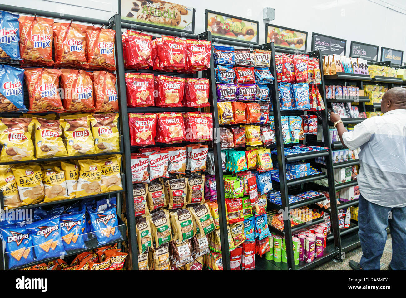 Convenience Store Interior Snack Hi res Stock Photography And Images Convenience Store Interior Snack Hi res Stock Photography And Images
