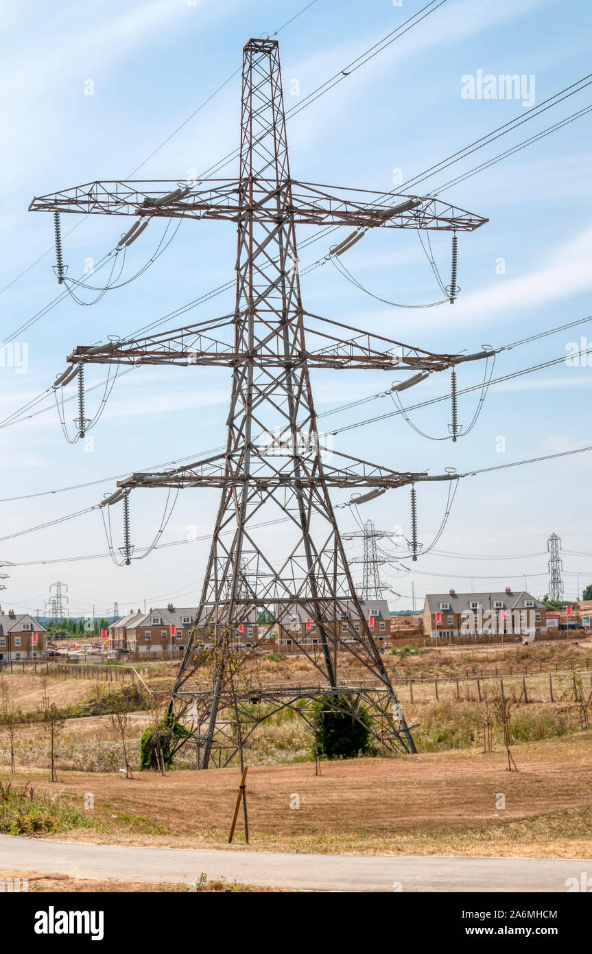 Pylons Uk Garden Hi res Stock Photography And Images Alamy