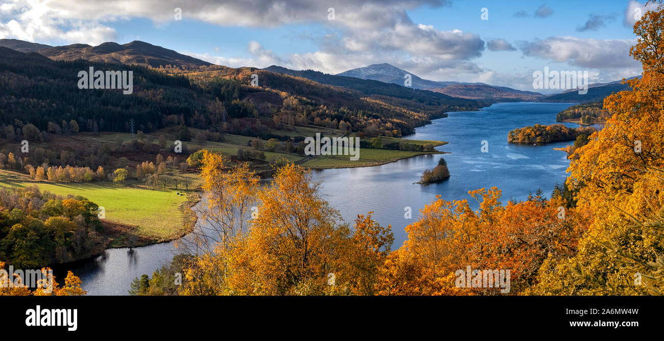 Autumn colours over Loch Tummel at Queens View near Pitlochry, Scotland. Stock Photo