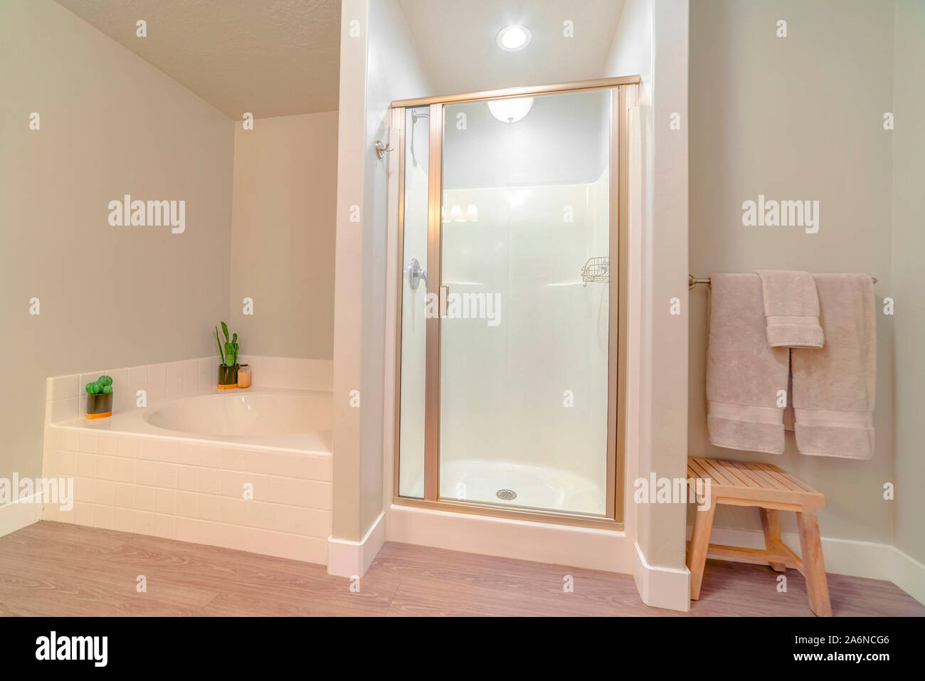 Bathroom fittings hi-res stock photography and images - Page 3 - Alamy