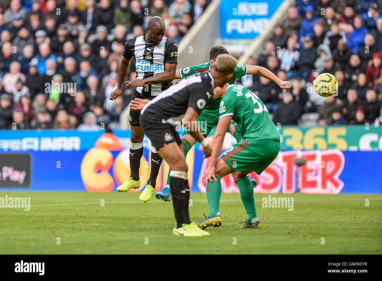 27th October 2019, St. James's Park, Newcastle, England; Premier League, Newcastle United v Wolverhampton Wanderers : Jetro Willems of Newcastle United heads at goal Credit: Iam Burn/News Images Stock Photo
