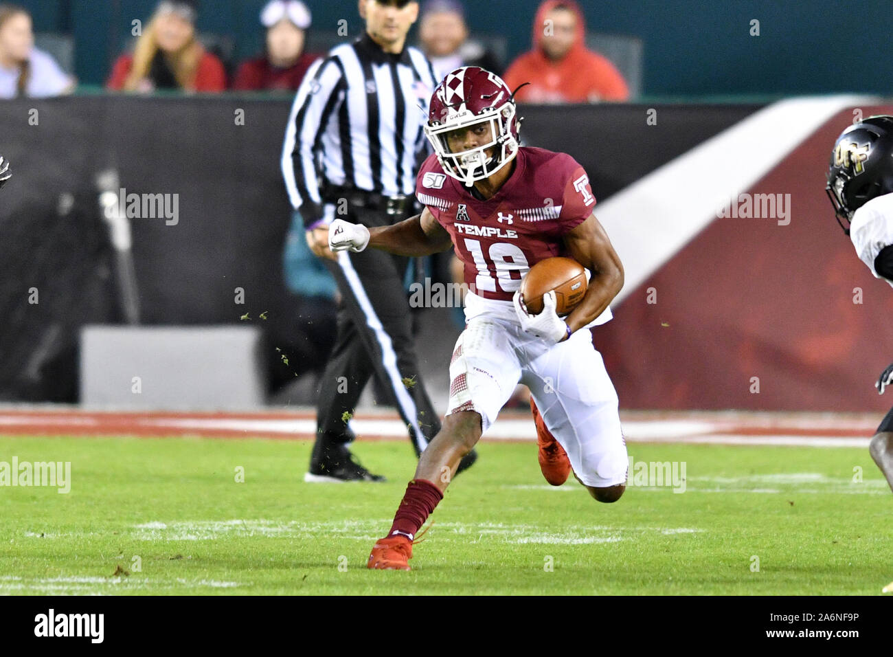 Philadelphia, Pennsylvania, USA. 26th Oct, 2019. Temple Owls wide receiver JADAN BLUE (18) cuts back with the ball during the football game played at Lincoln Financial Field in Philadelphia. UCF beat Temple 63-21. Credit: Ken Inness/ZUMA Wire/Alamy Live News Stock Photo