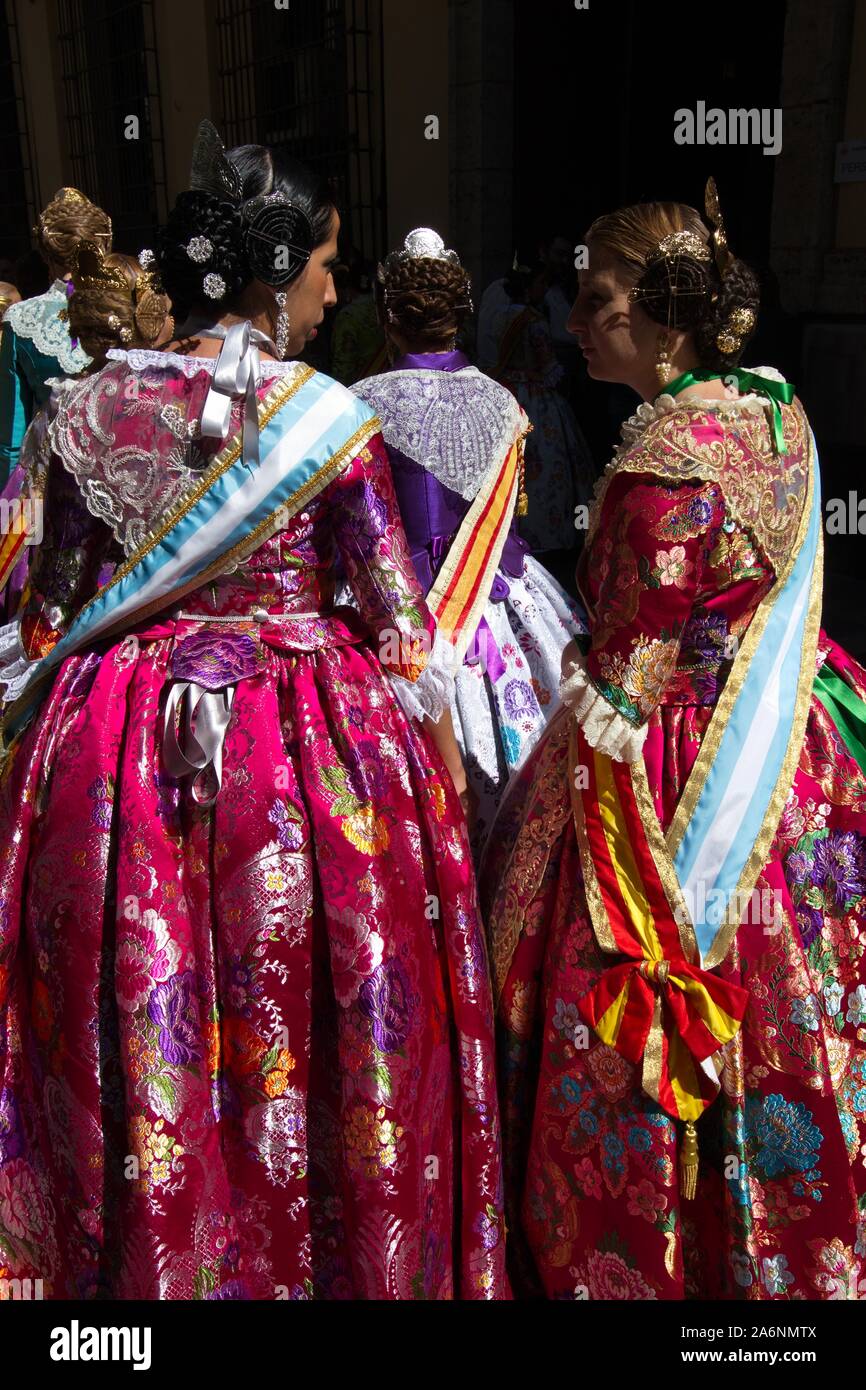 gorgeous traditional dresses