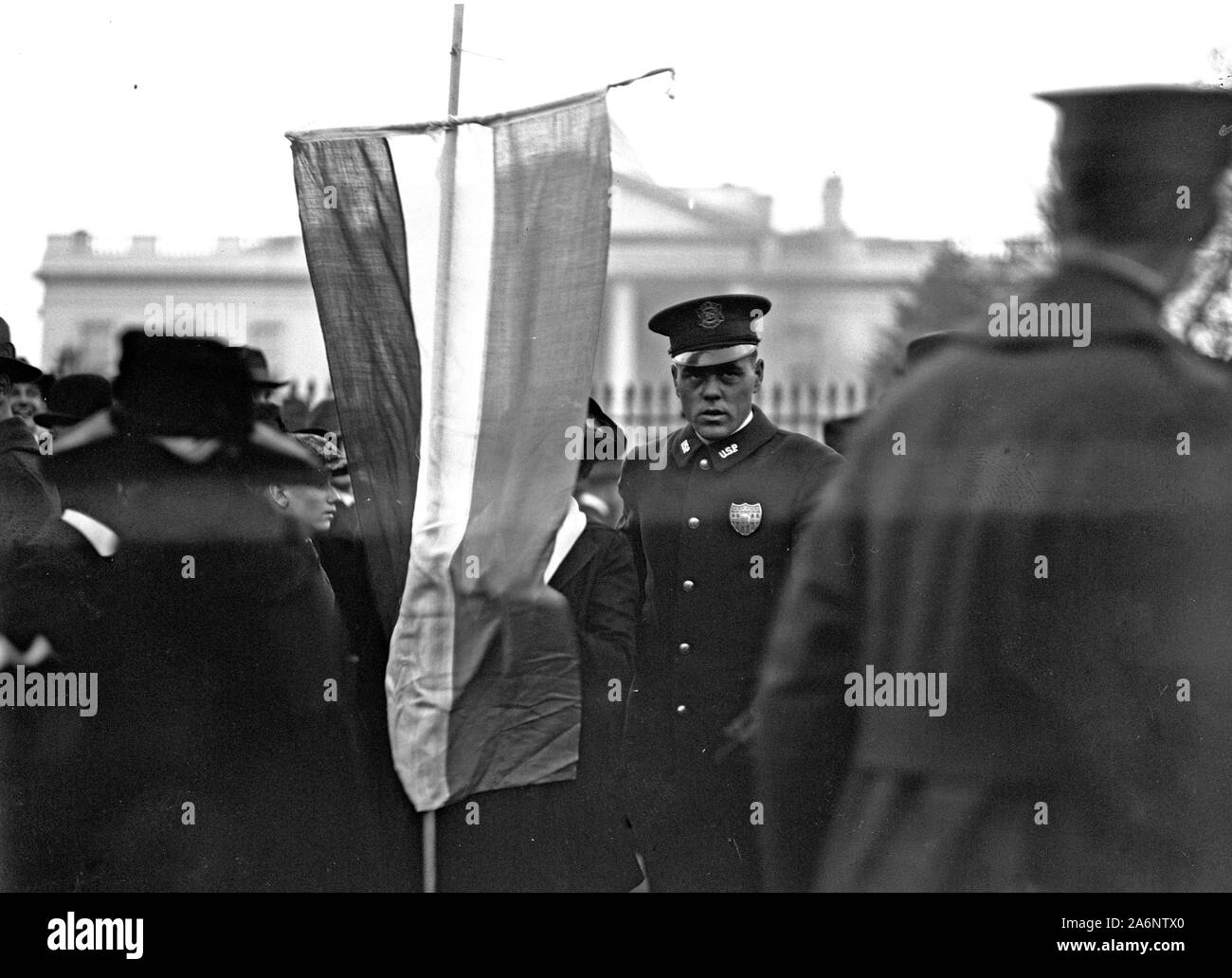 Woman Suffrage Movement - Woman suffragettes arrested by police ca. 1918 - Washington D.C. Stock Photo