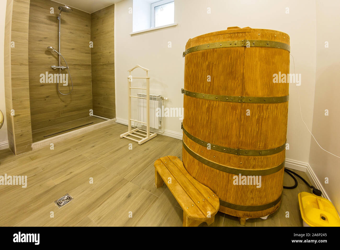 Barrel sauna hires stock photography and images Alamy