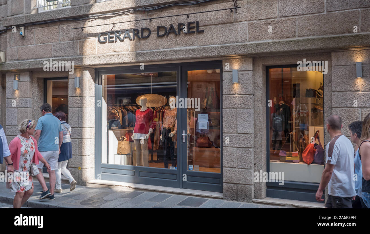 Gerard Darel brand in france, shop front view in Saint malo, France 9-8-10  Stock Photo - Alamy