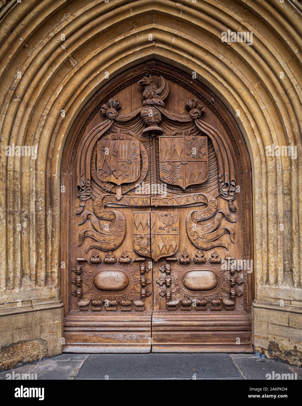 Bath abbey west doors hi-res stock photography and images - Alamy