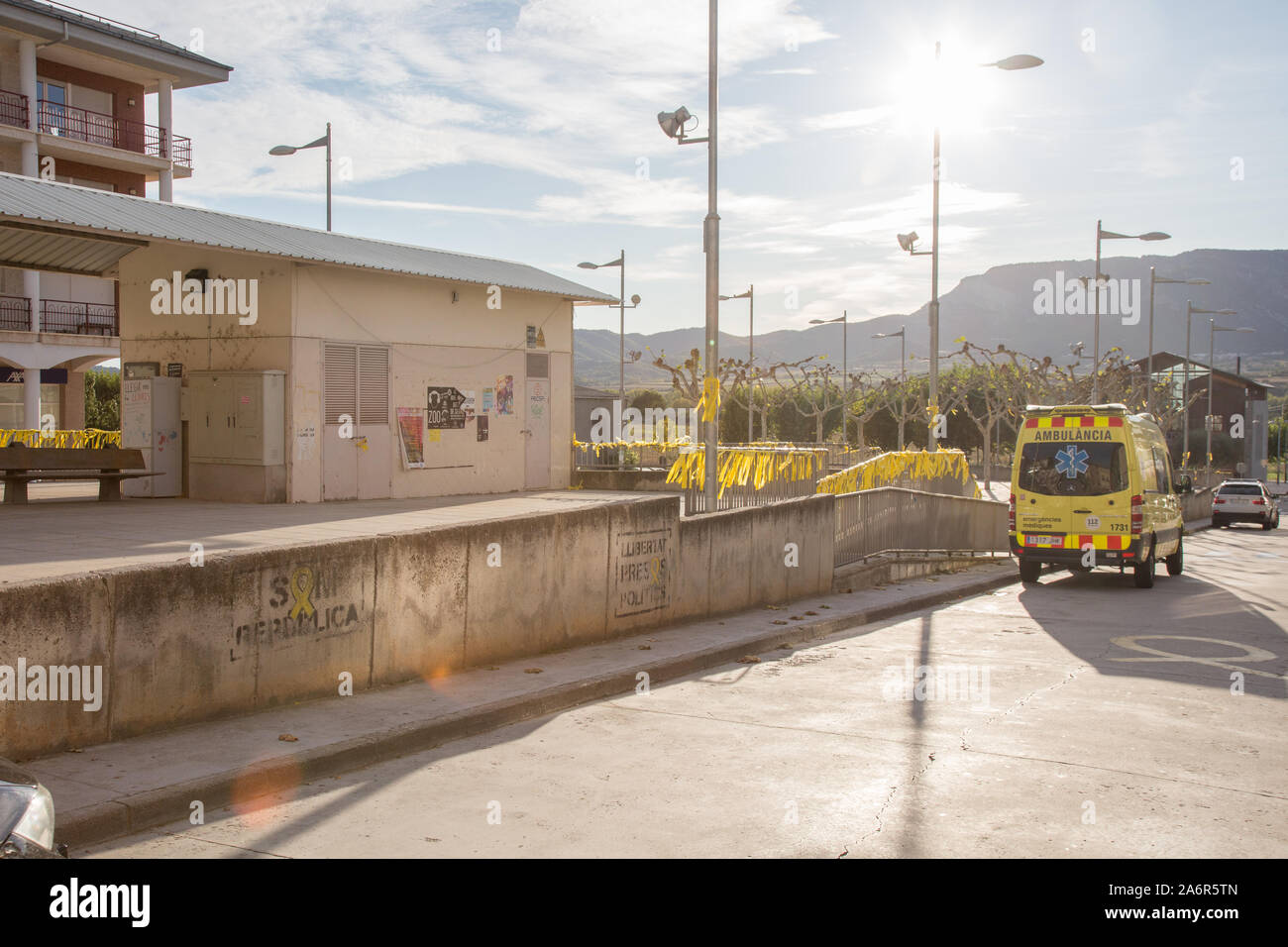 Oliana, Lleida, Catalonia, Spain. 15th October, 2019. Catalan independence slogans and banners on display in the town of Oliana. Stock Photo