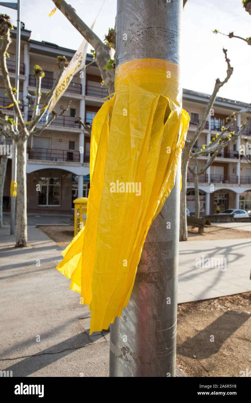 Oliana, Lleida, Catalonia, Spain. 15th October, 2019. Catalan independence slogans and banners on display in the town of Oliana. Stock Photo