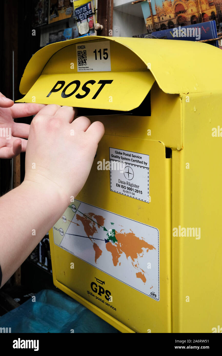 Hand in letterbox hires stock photography and images Alamy