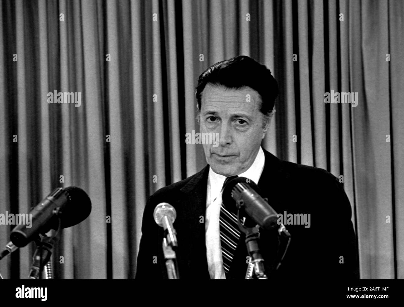 Arlington Virginia, USA, January 31, 1984. Secretary of Defense Caspar Weinberger responds to questions from reporters during a budget news conference in the Pentagon briefing room Credit: Mark Reinstein / MediaPunch Stock Photo