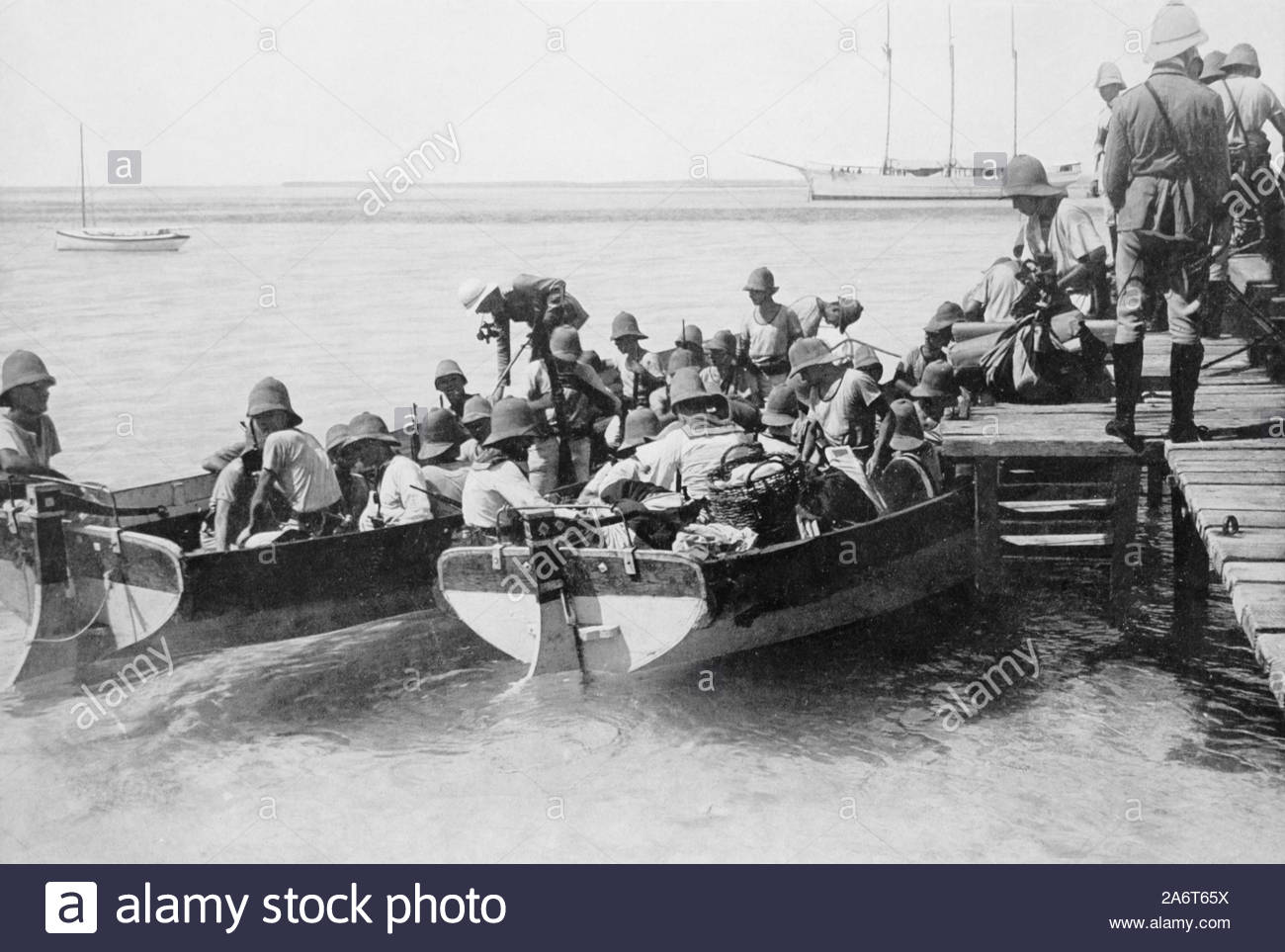 Ww1 battle scene Black and White Stock Photos & Images - Alamy