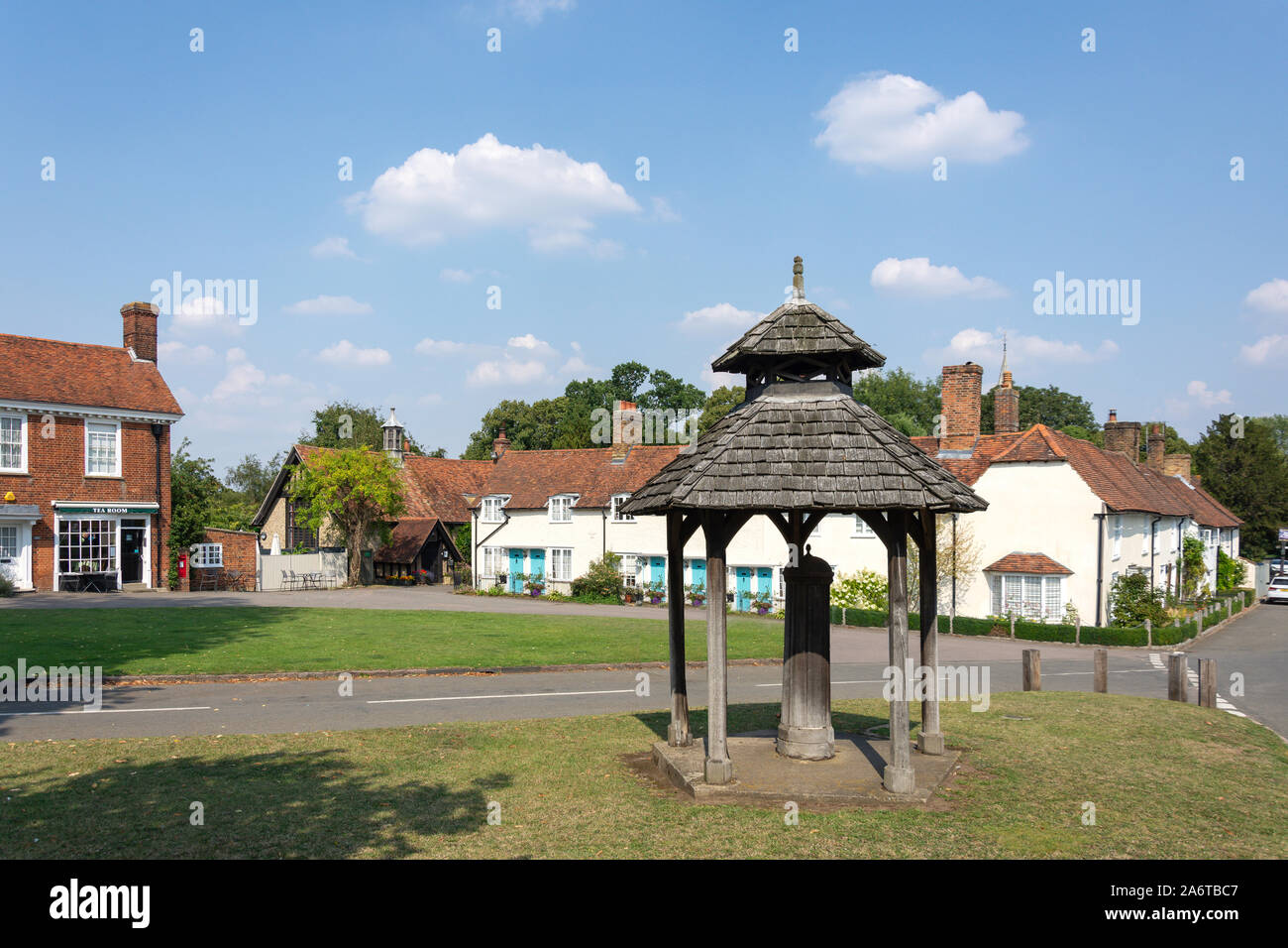 Period cottages and water pump, The Green, Westmill, Hertfordshire, England, United Kingdom Stock Photo