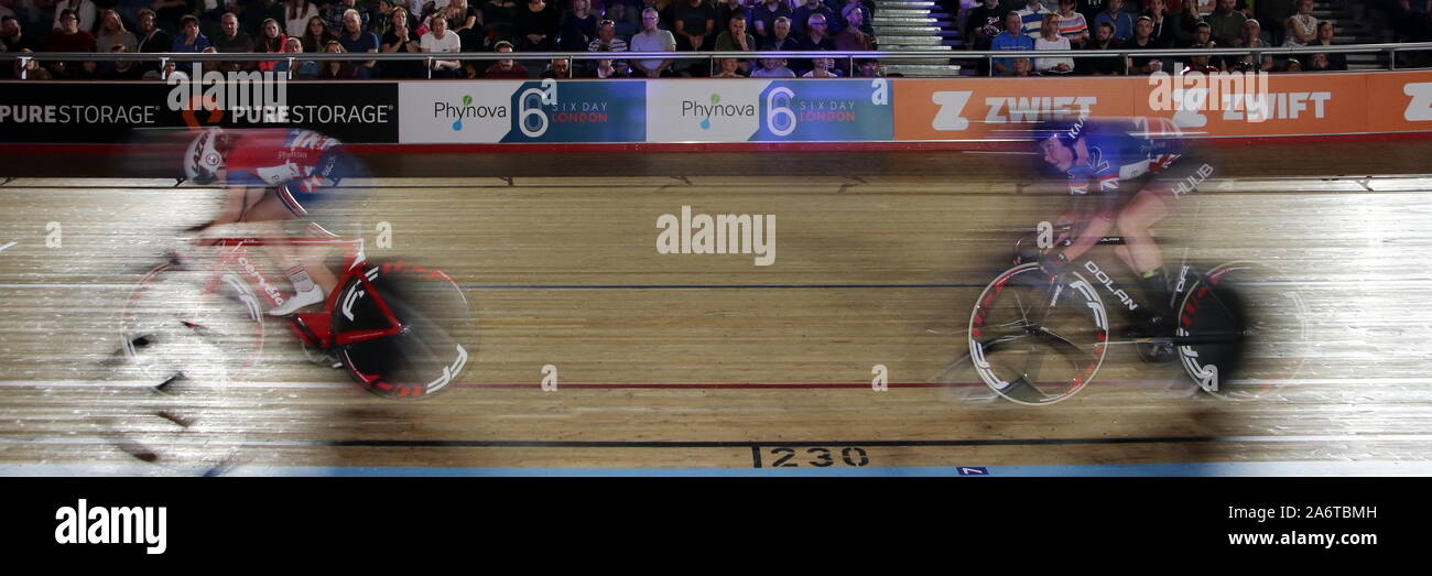 Lee Valley Velodrome - LONDON, UK. 27th October 2019. Women's Final Chase (20km) during day 6 of the Six Day London cycling event. Stock Photo