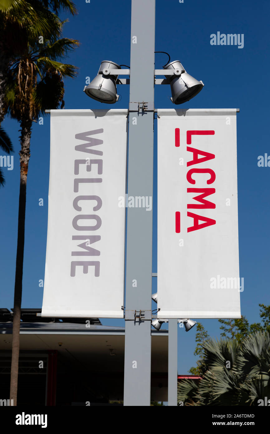 Welcome banners to the Los Angeles County Museum of Art, LACMA. 5905 Wilshire Boulevard, Los Angeles, California, United States of America Stock Photo