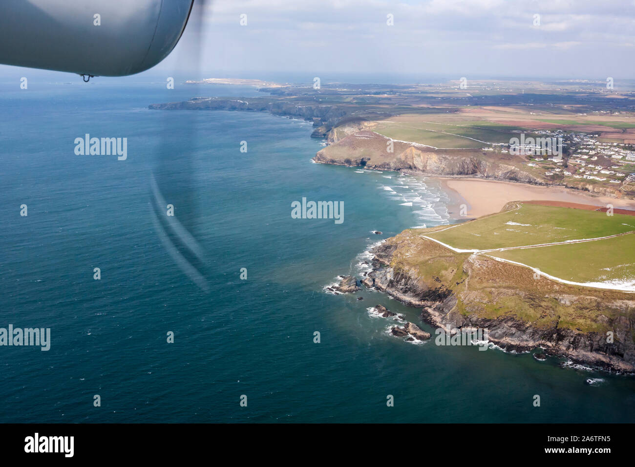 Coming in to land at Newquay Airport: Isles of Scilly to Newquay Skybus, DHC-6 Twin Otter: Cornwall, UK Stock Photo