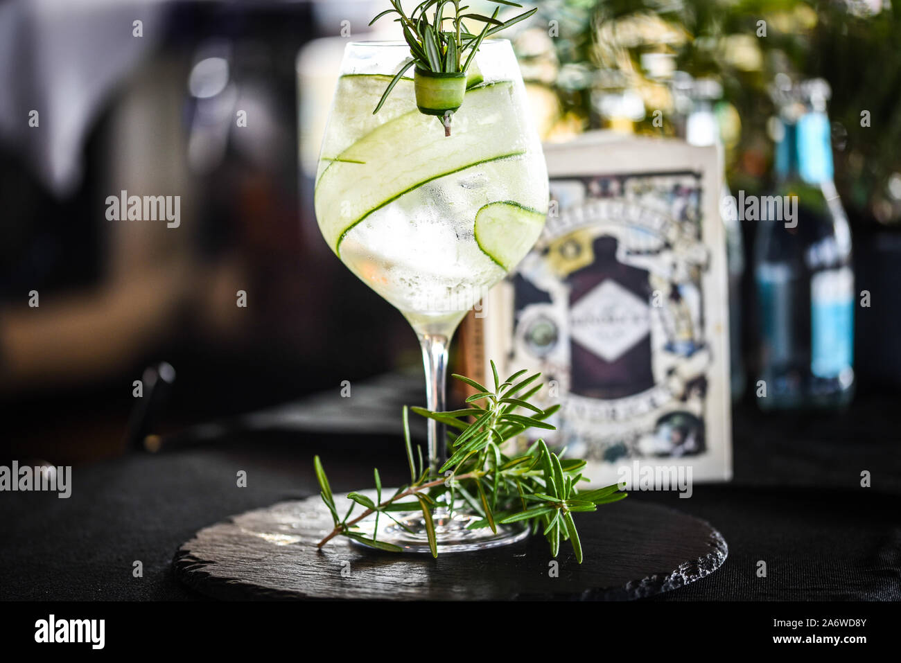 fresh gin tonic beverage with fruits & spices Stock Photo Alamy