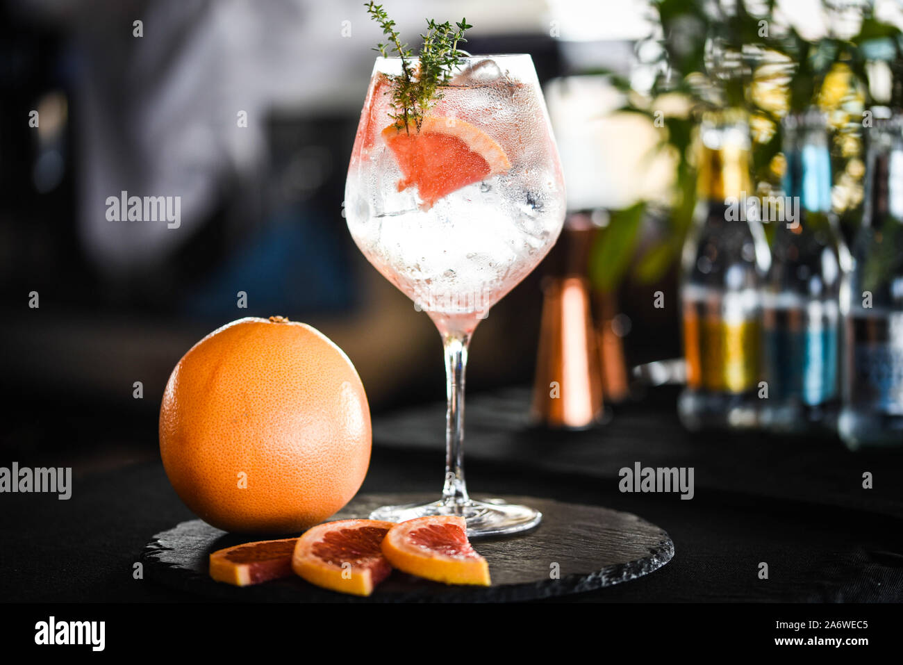 fresh gin tonic beverage with fruits & spices Stock Photo Alamy