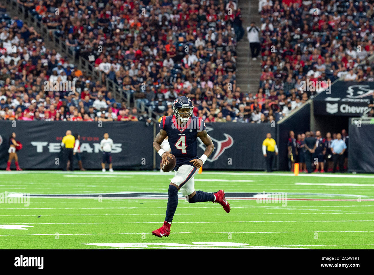 Houston, Texas, USA. 27th Oct, 2019. Houston Texans linebacker Brennan  Scarlett (57) lines uip on the line of scrimmage during the NFL regular  season game between the Houston Texans and the Oakland