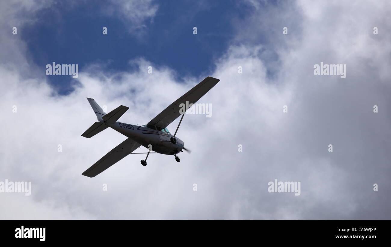 Cessna 172L C-FHNO in flight, August 23, 2019 Stock Photo