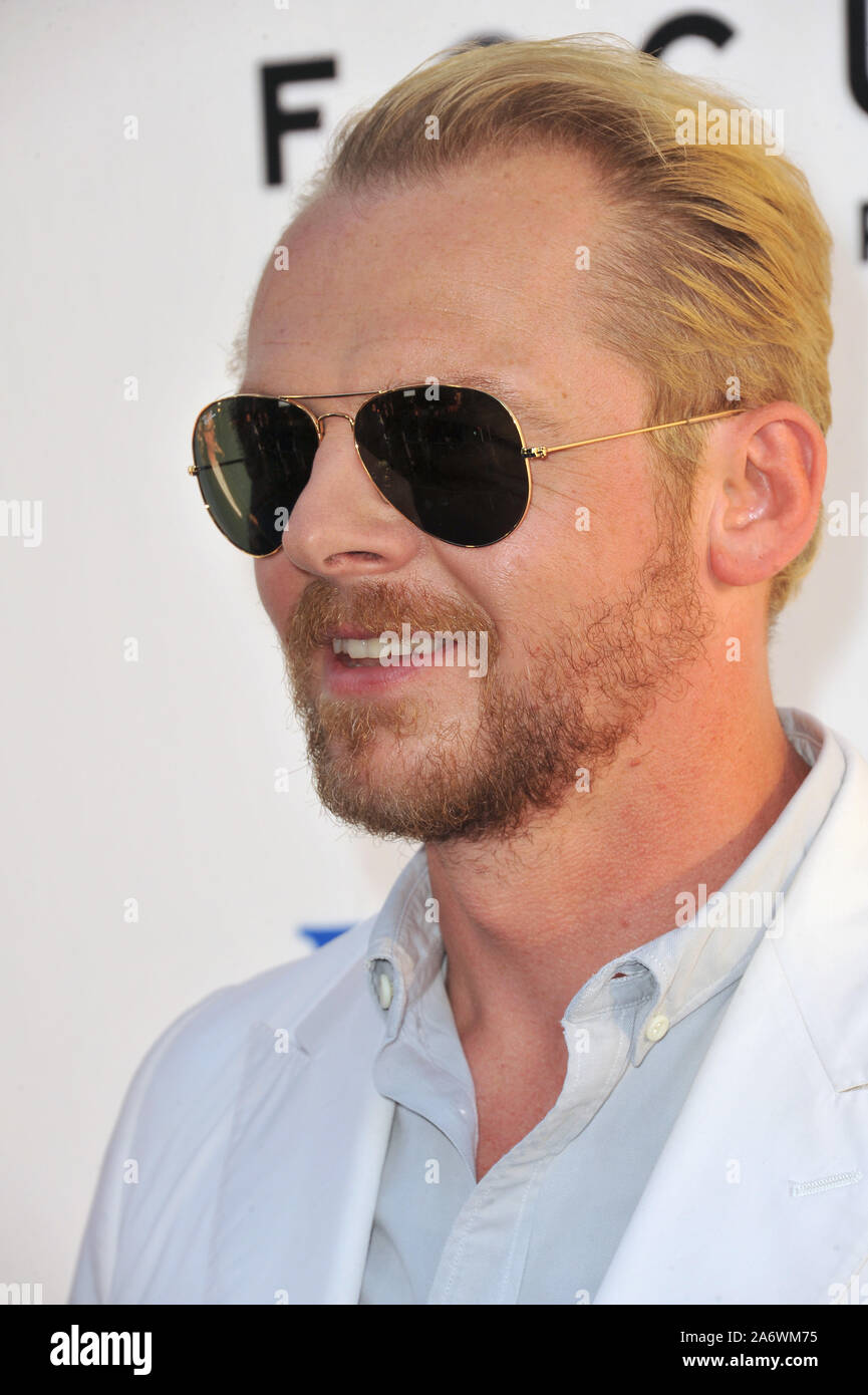 Portrait actor white suit beard sunglasses hi-res stock photography and  images - Alamy