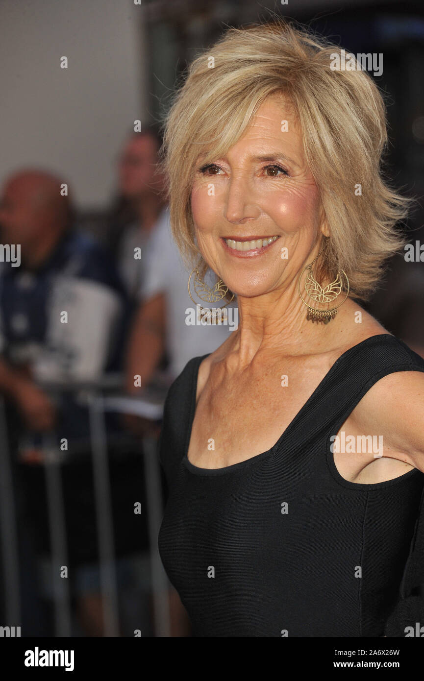 Lin Shaye High Resolution Stock Photography and Images - Alamy