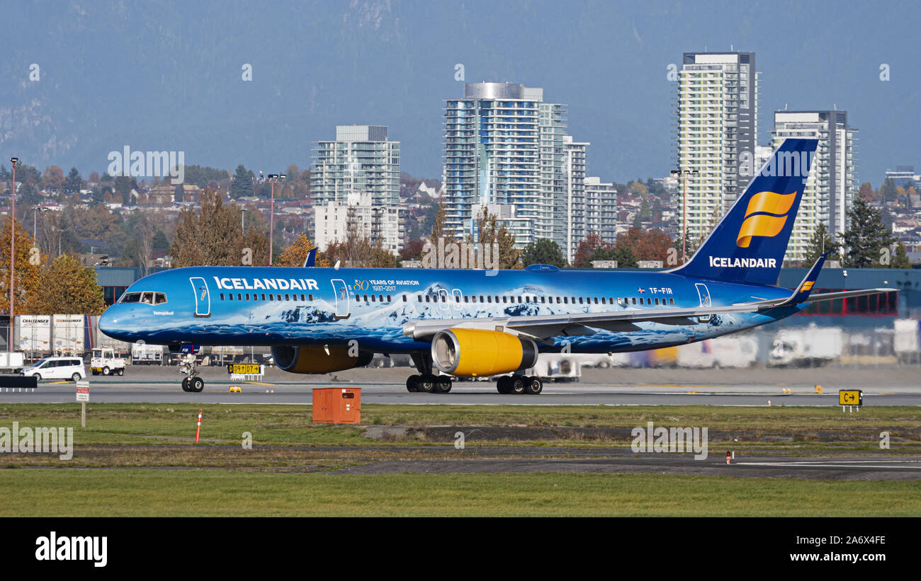 Richmond, British Columbia, Canada. 26th Oct, 2019. An Icelandair Boeing 757-200 (TF-FIR) single-aisle jet airliner, painted in special 80 Years of Aviation livery, takes off from Vancouver International Airport. Credit: Bayne Stanley/ZUMA Wire/Alamy Live News Stock Photo