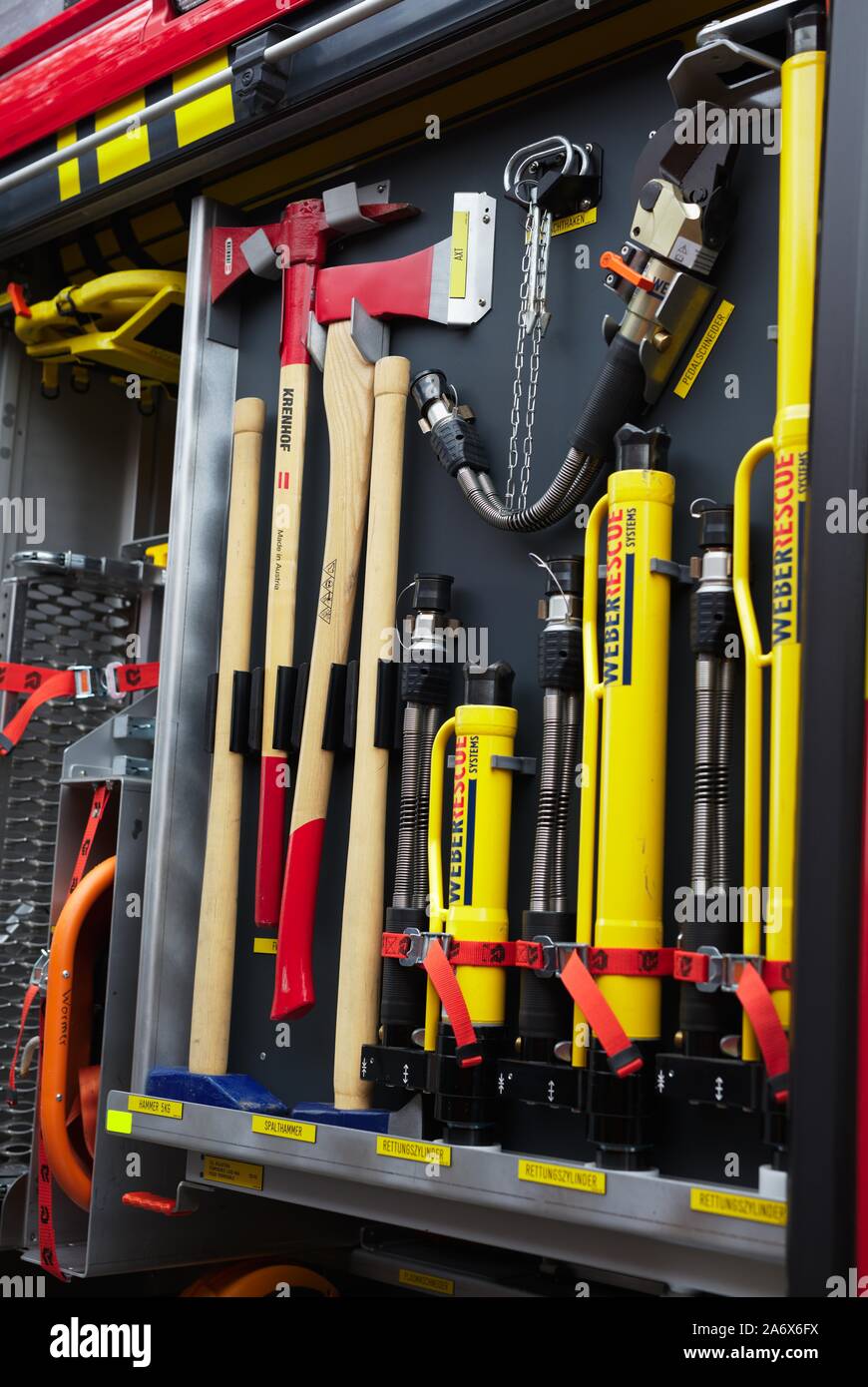 Hydraulic rescue tools hires stock photography and images Alamy