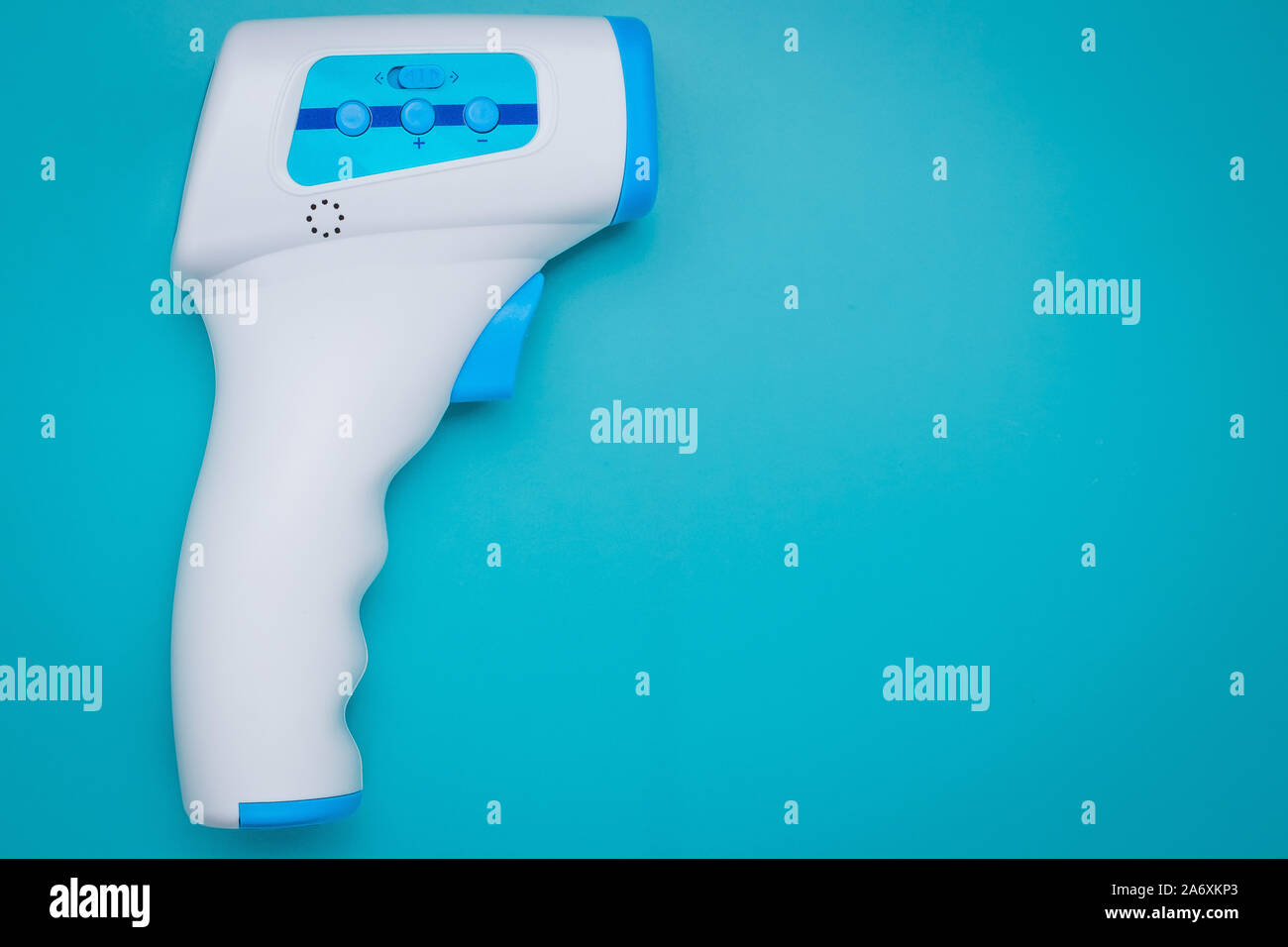 Noncontact infrared thermometer for measuring temperature from a
