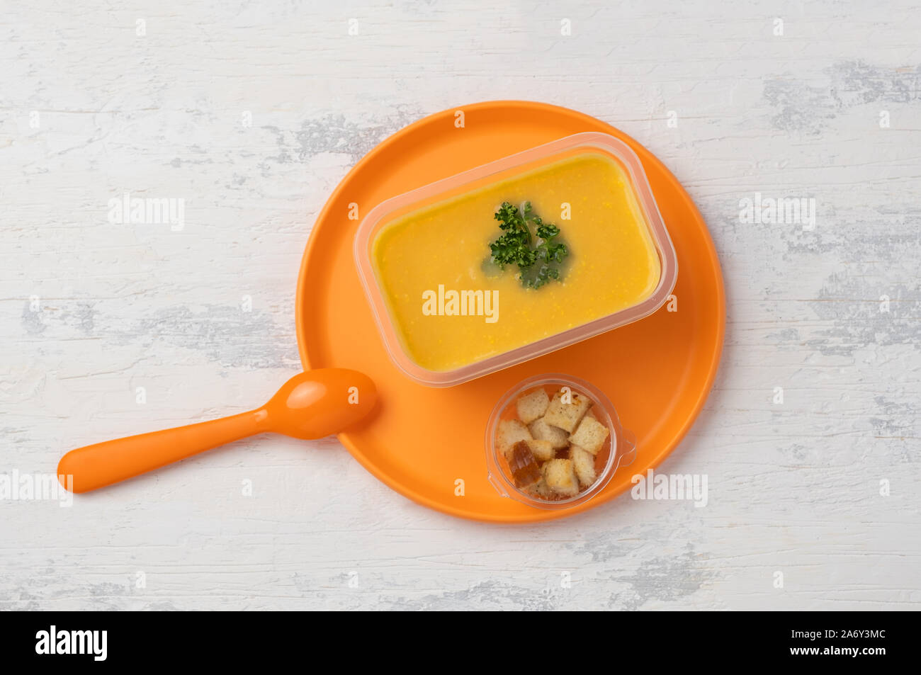 Plastic plate hires stock photography and images Alamy