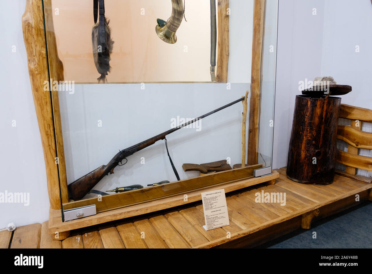Hunting tools hi-res stock photography and images - Alamy