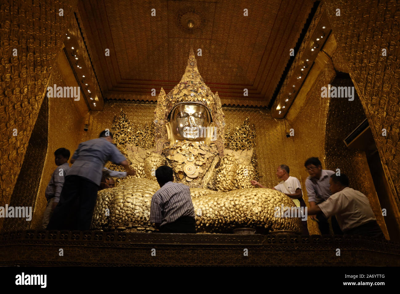 MANDALAY/MYANMAR(BURMA) - 29th Oct, 2019 : The Mahamuni Pagoda or Mahamuni Buddha temple is one of the most famous Buddhist Statue in Burma which is l Stock Photo