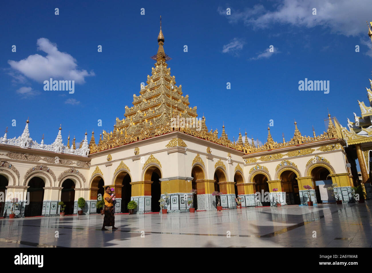 MANDALAY/MYANMAR(BURMA) - 29th Oct, 2019 : The Mahamuni Pagoda or Mahamuni Buddha temple is one of the most famous Buddhist Statue in Burma which is l Stock Photo
