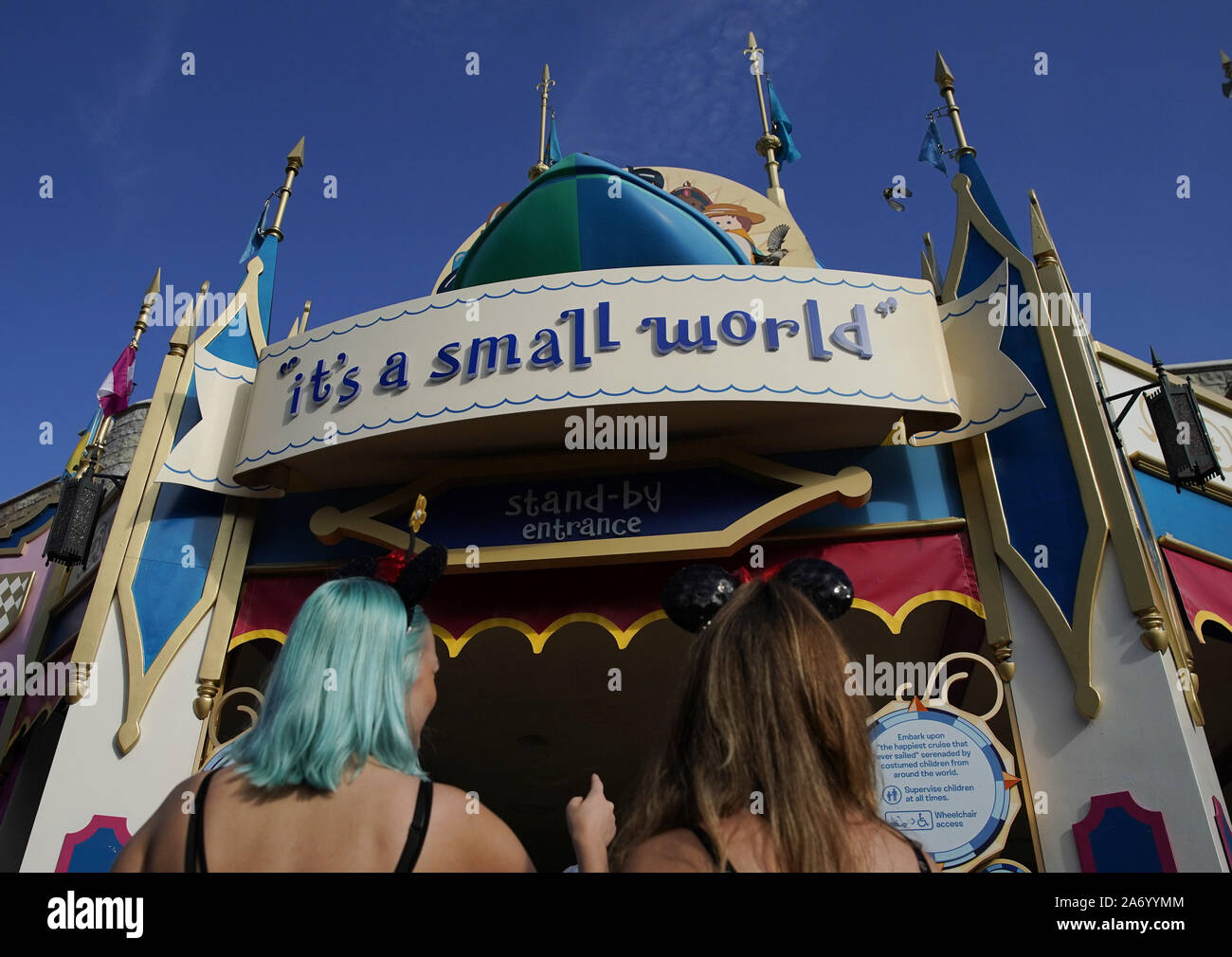 Its A Small World Disney High Resolution Stock Photography And Images Alamy Its A Small World Disney High Resolution Stock Photography And Images Alamy