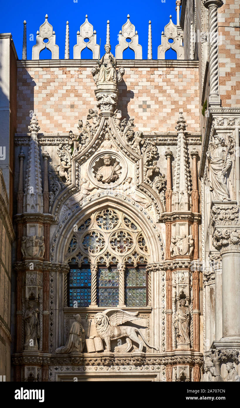 Carta Gate Porta della Carta Piazza San Marco Venice Italy Stock Photo -  Alamy
