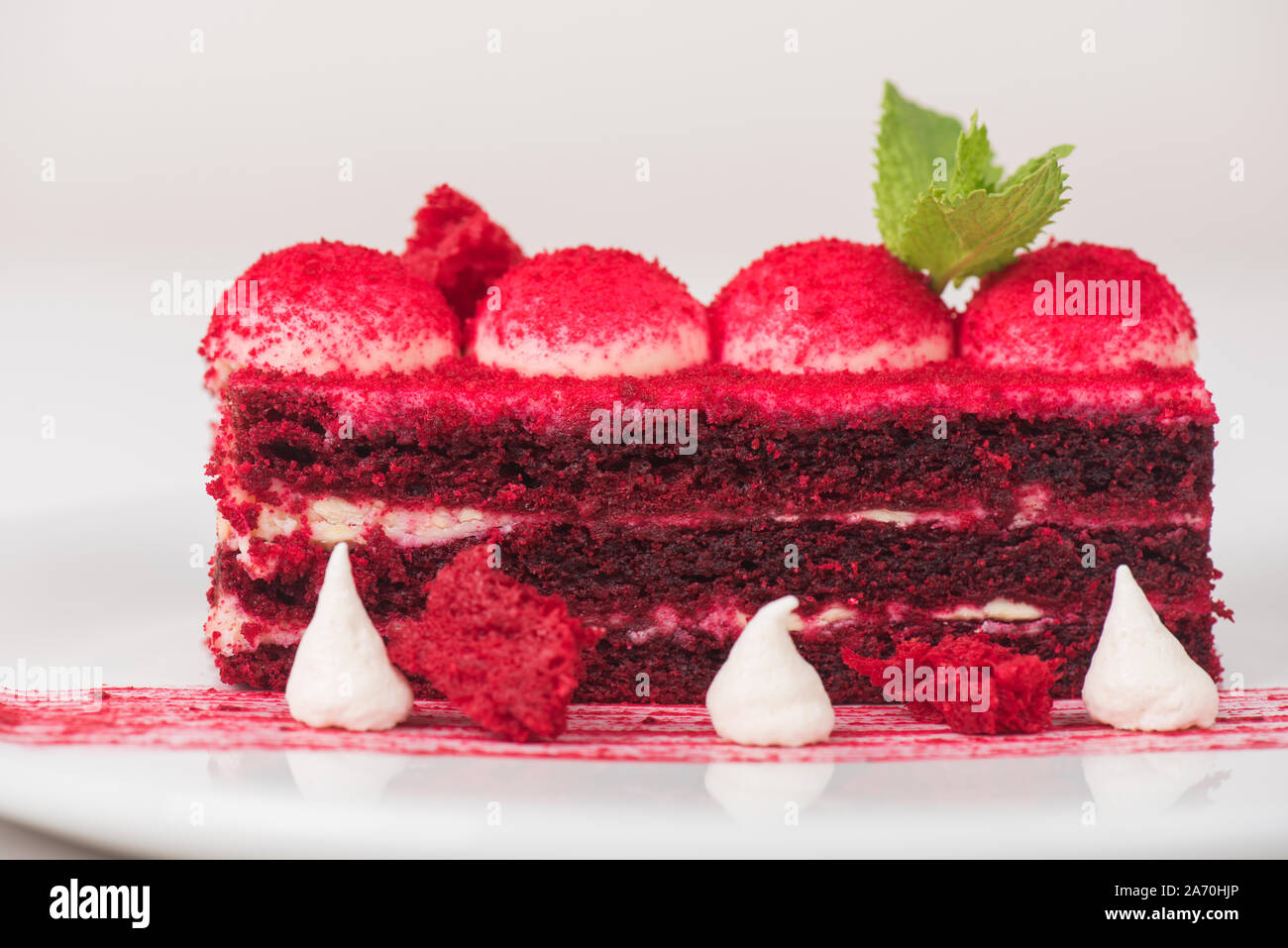 red velvet cake Stock Photo - Alamy