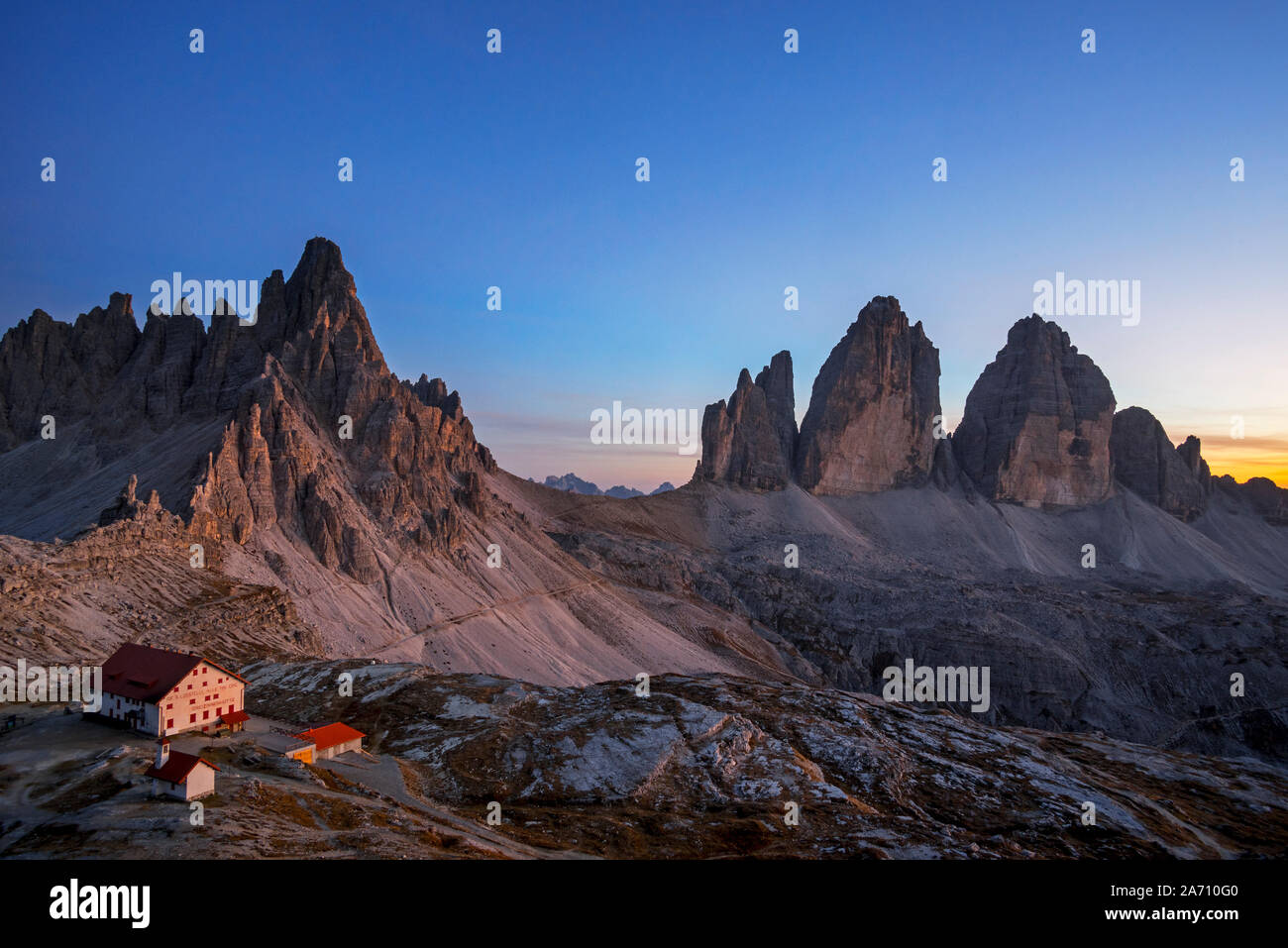 Mountain refuge Dreizinnenhütte / Rifugio Antonio Locatelli at sunset