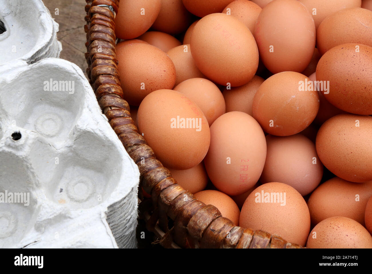 Oeufs Frais High Resolution Stock Photography And Images Alamy