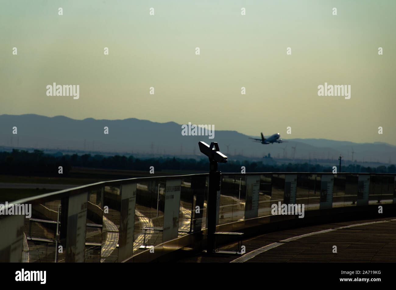 Airport aspect hi-res stock photography and images - Alamy