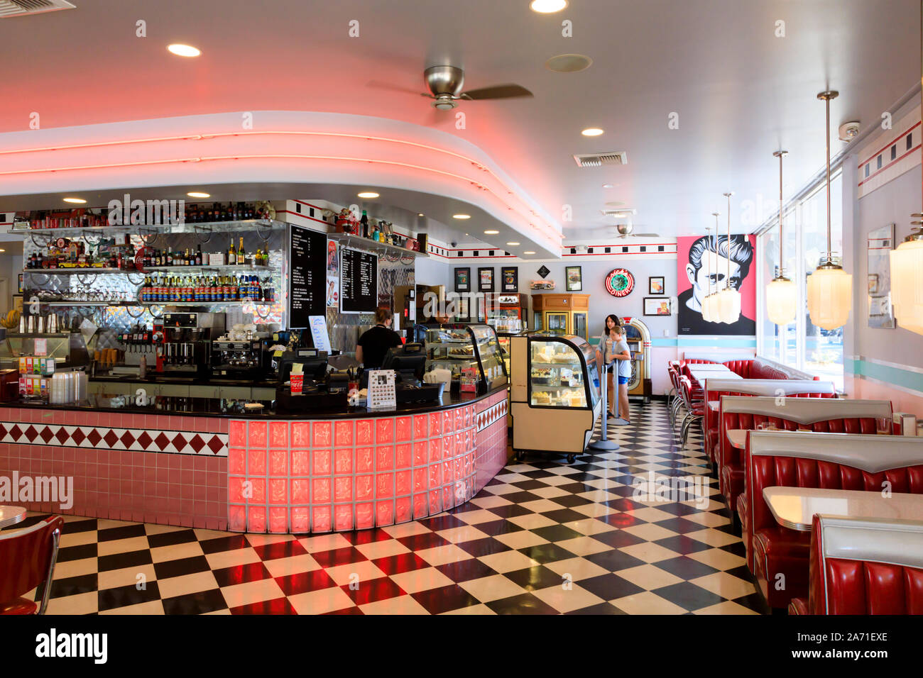 Shop interior 1950s hi-res stock photography and images - Alamy