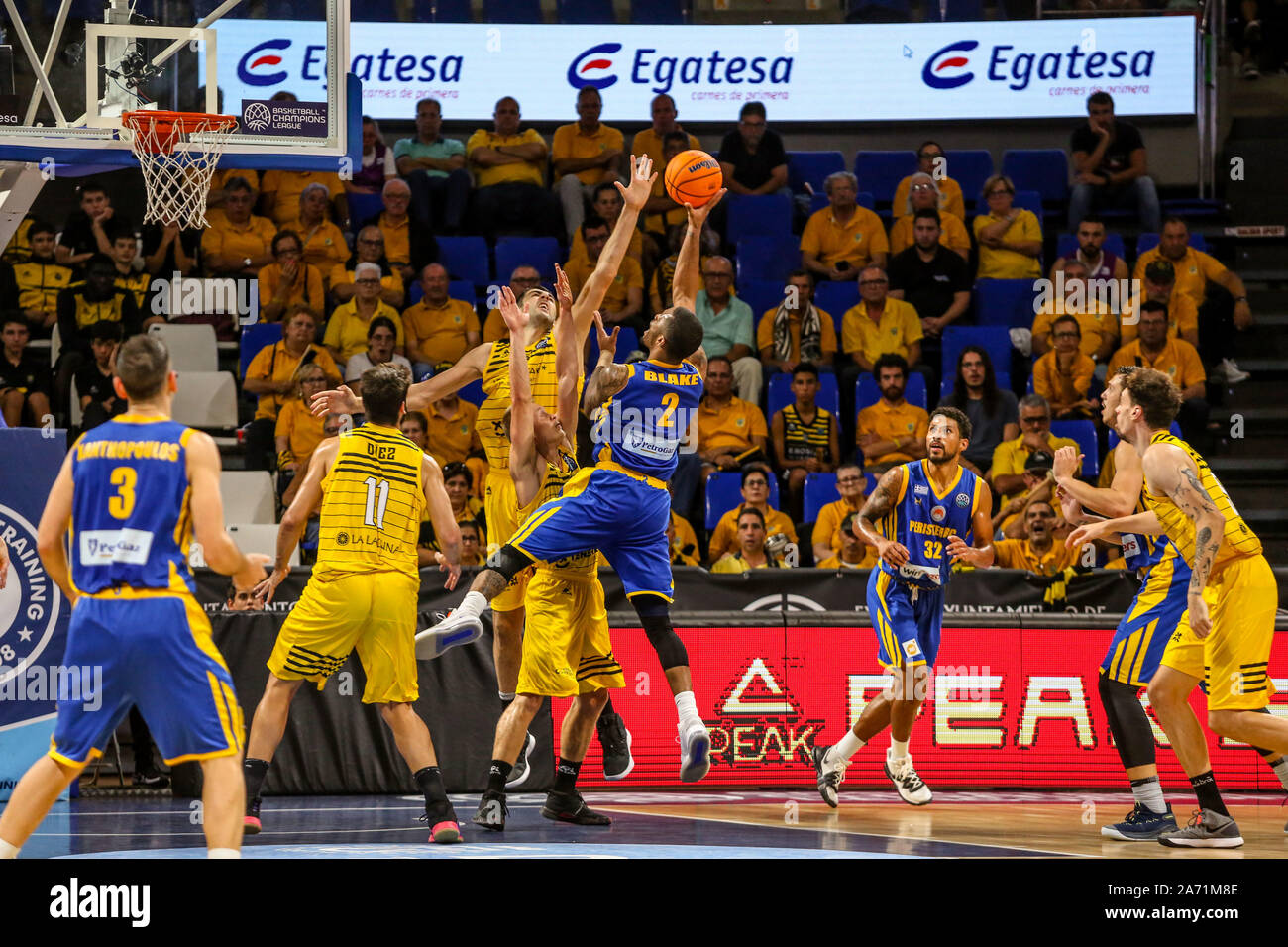 Tenerife, Italy. 29th Oct, 2019. brayon blake (peristeri bc) tira on shot hampered by giorgi shermadini (iberostar tenerife)during Iberostar Tenerife vs BC Peristeri, Basketball Champions League in Tenerife, Italy, October 29 2019 - LPS/Davide Di Lalla Credit: Davide Di Lalla/LPS/ZUMA Wire/Alamy Live News Stock Photo