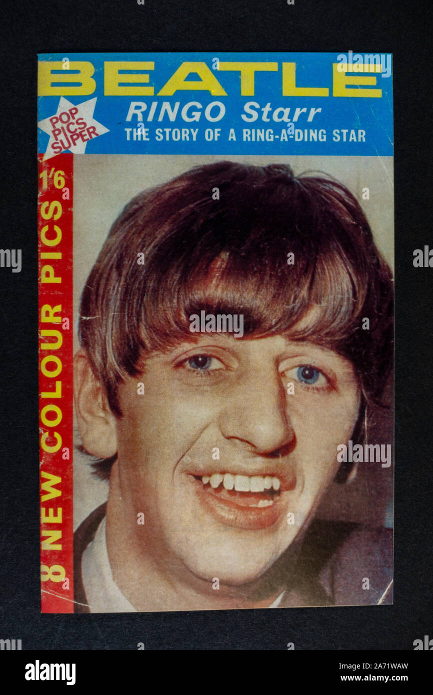 Replica memorabilia relating to the Beatles: THE BEATLES Pop Pics Super magazine for Ringo Starr. Stock Photo