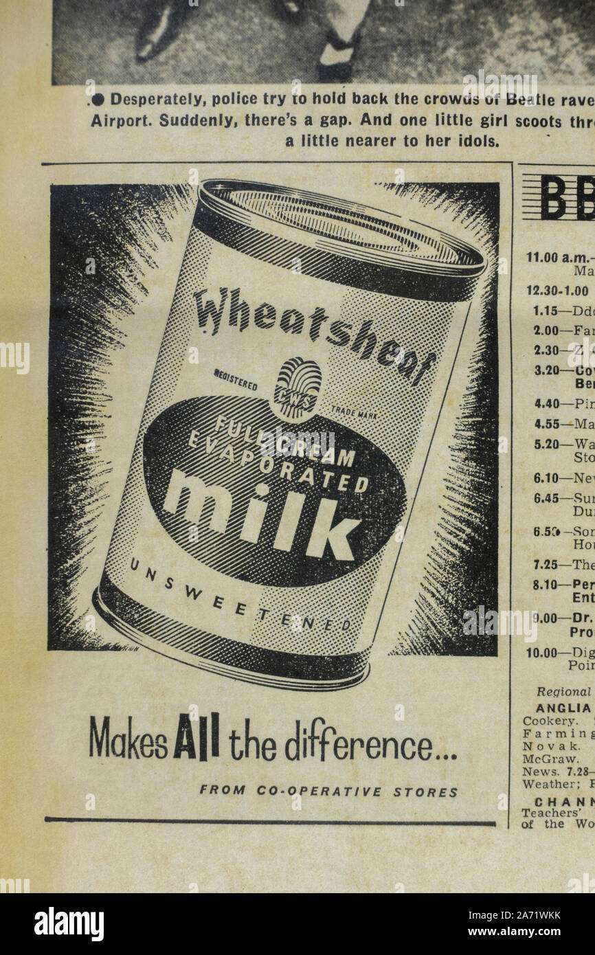 Newspaper advert for Wheatsheaf full cream evaporated milk in the Sunday Citizen newspaper (23rd February 1964). Stock Photo