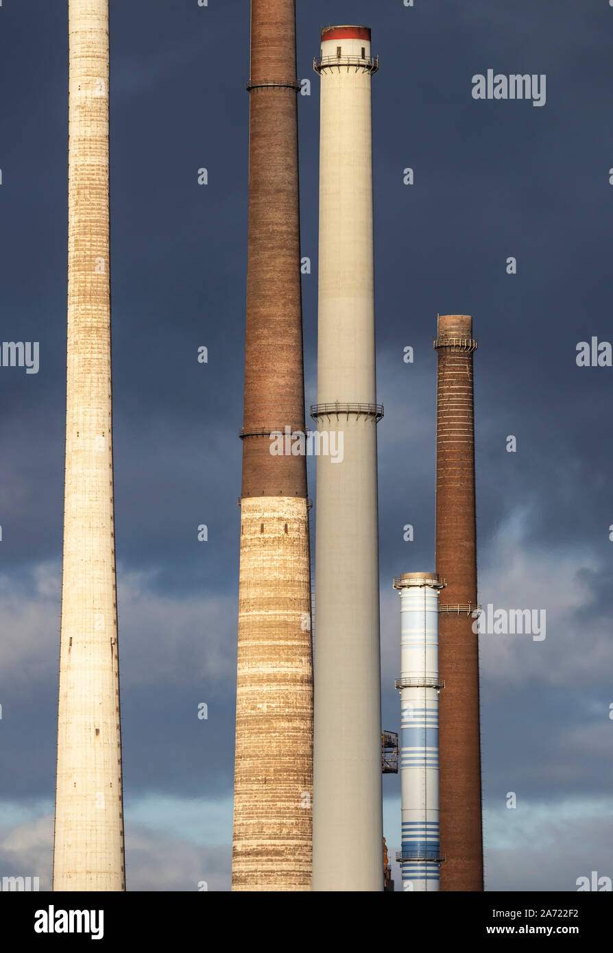 ThyssenKrupp Stahlwerk in Duisburg-Marxloh, Schwelgern coking plant, chimney of the sintering plant, in a row, Germany Stock Photo