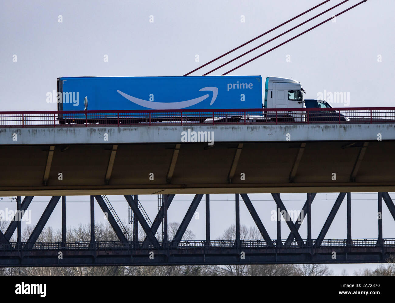 Amazon prime truck hi-res stock photography and images - Alamy