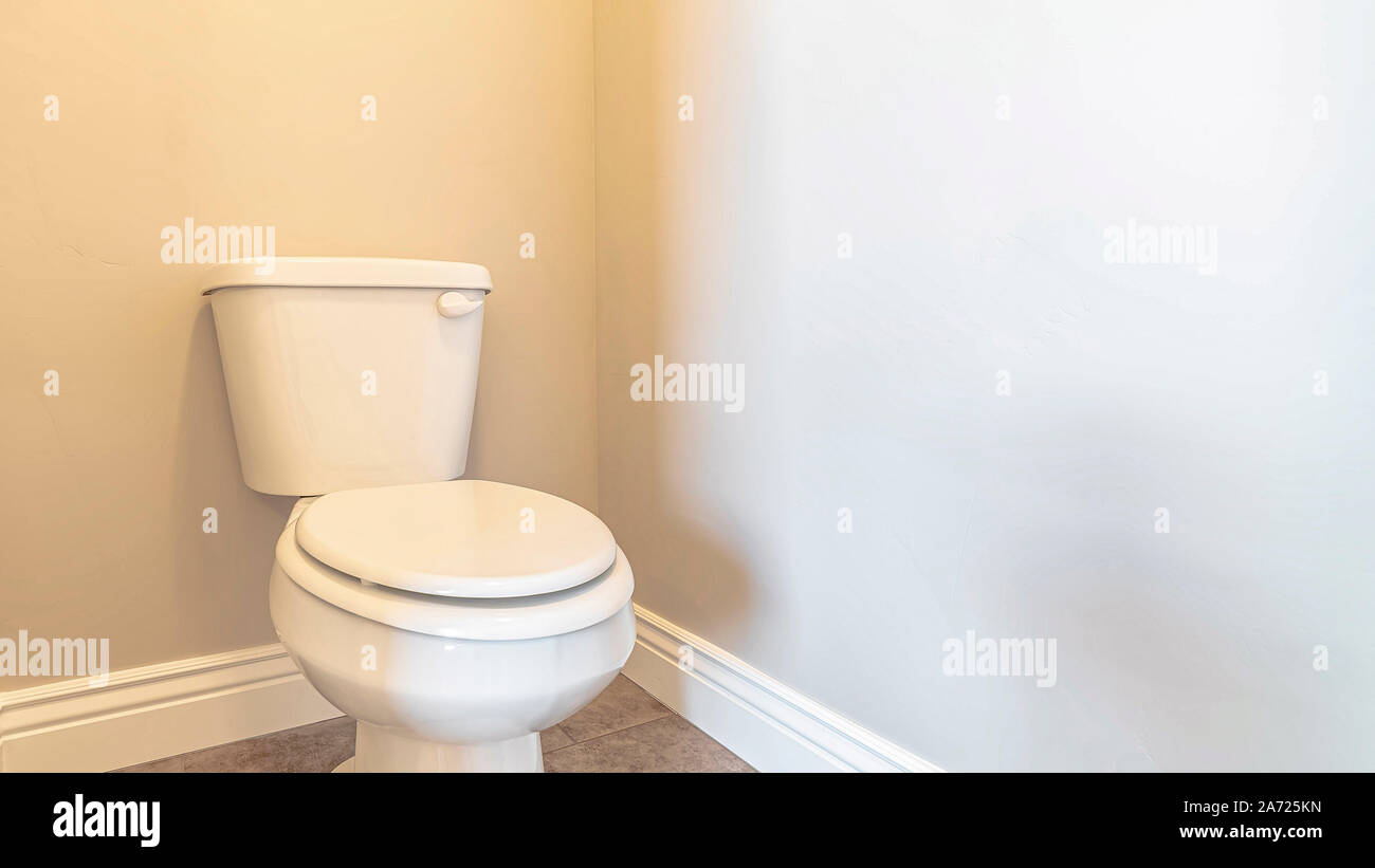 Toilet facilities cubicle hi-res stock photography and images - Alamy