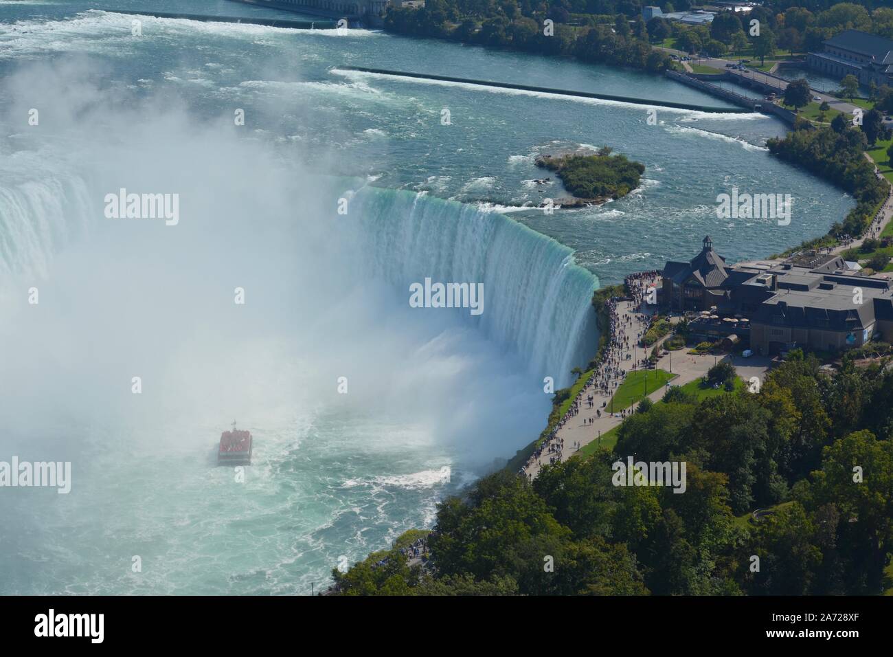 Niagara Falls on the boarder between the United States of America and ...