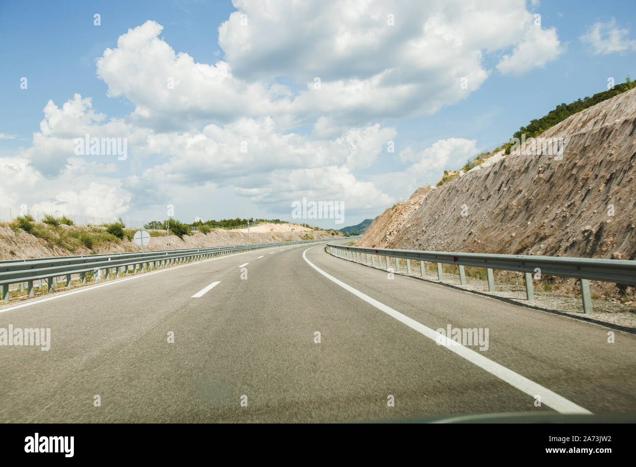 Empty freeway hi-res stock photography and images - Alamy