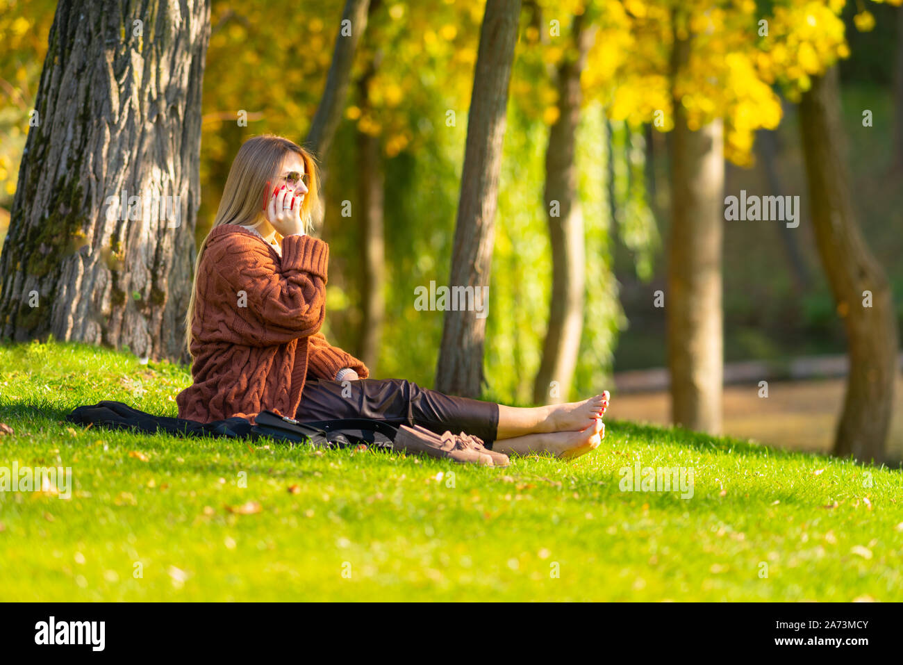 Barefoot woman autumn hi-res stock photography and images - Alamy
